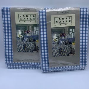 Pair of Laura Gayle Blue and White Checkered Pillow Shams 21 x 27”